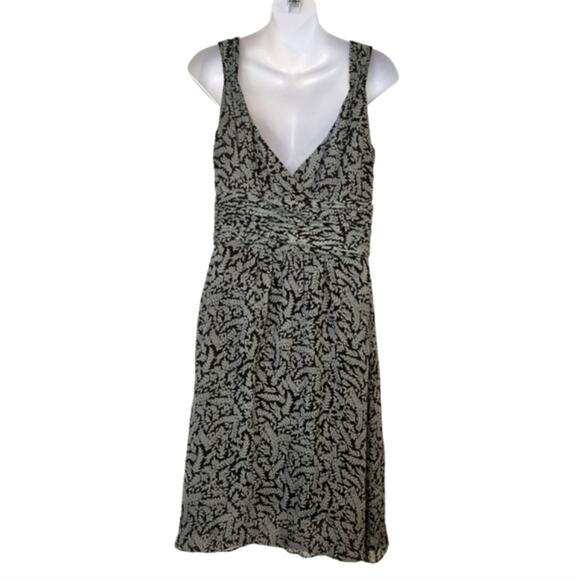ANN TAYLOR Teal Brown Leaf Print Sleeveless Empire Waist Mini Dress Size 6 - Picture 3 of 12